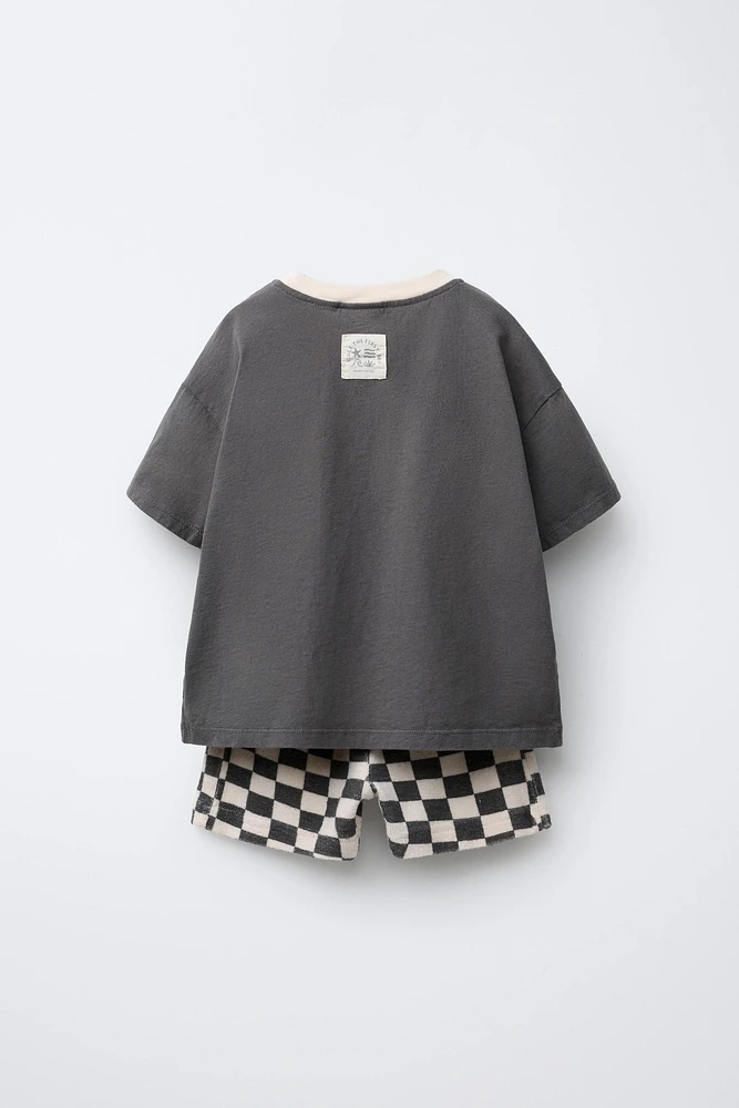 ENSEMBLE DE JOGGING T-SHIRT ET BERMUDA À CARREAUX DAMIER