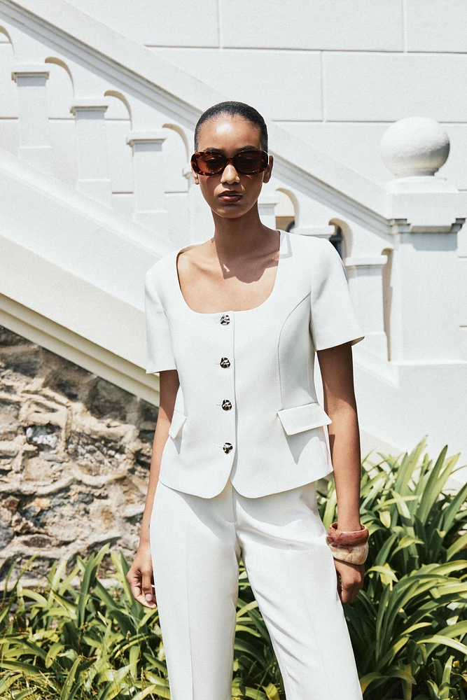SHORT SLEEVE BLAZER