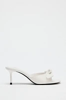 LEATHER BOW HEELED SANDALS