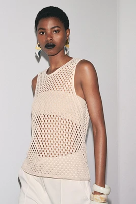 SLEEVELESS KNIT TOP