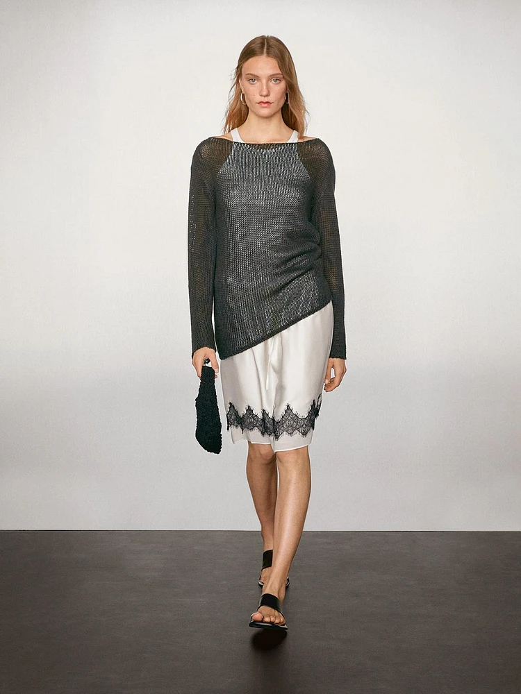 Contrast lace-trimmed mini skirt
