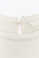 TOP BRODÉ AVEC LACETS