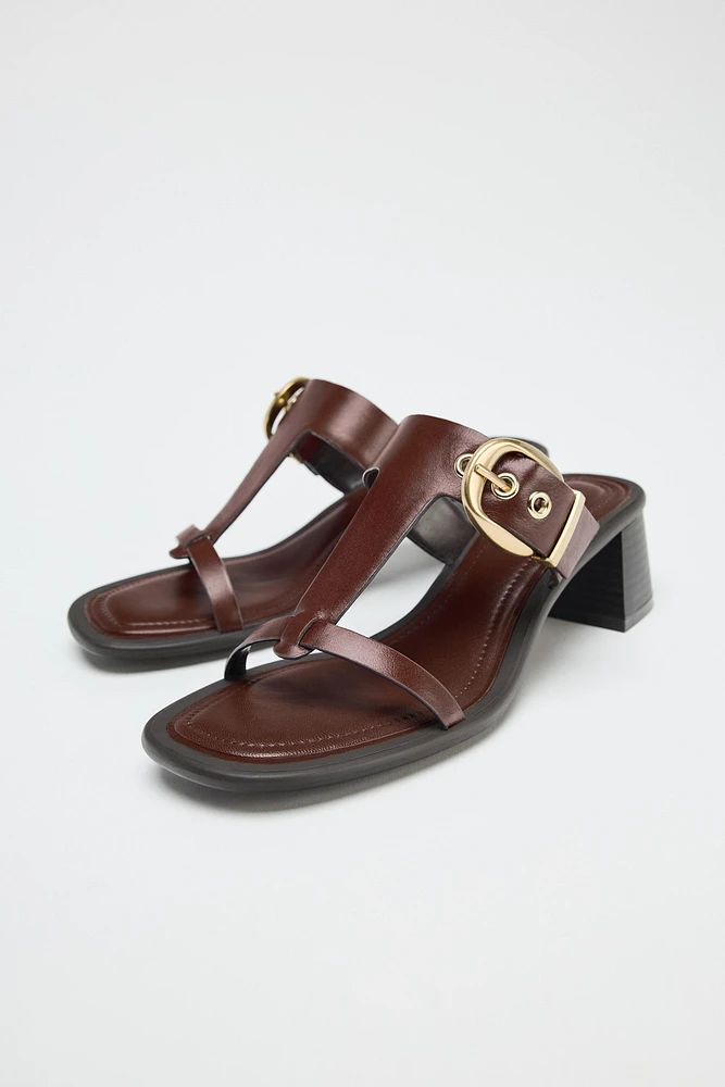 SANDALES EN CUIR À TALONS LARGES