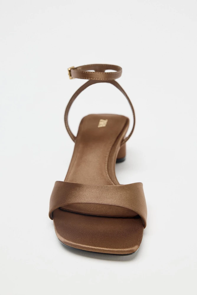 SATIN EFFECT HEELED SANDALS