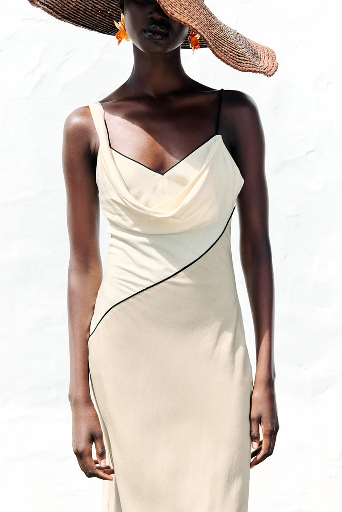 ROBE MI-LONGUE EN MATIÈRES VARIÉES