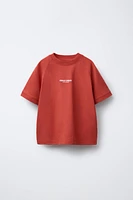 ENSEMBLE T-SHIRT ET BERMUDA AVEC INSCRIPTION