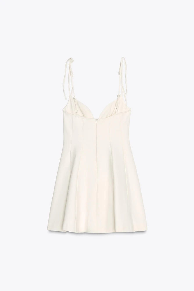 ROBE COURTE AVEC NŒUDS