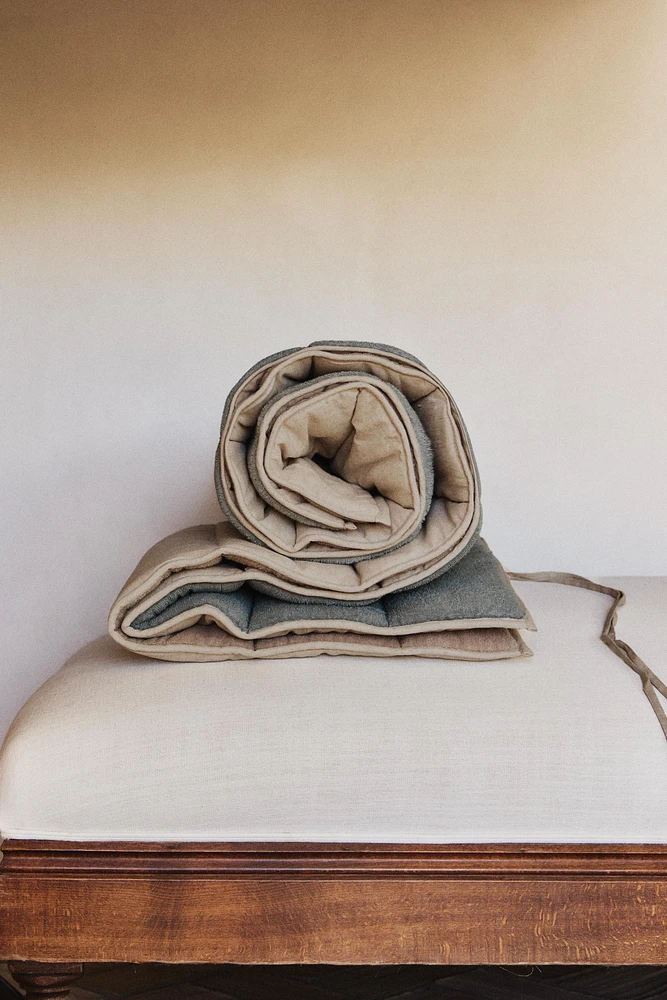 SURMATELAS ACOLCHADO TEJIDO TOALLA