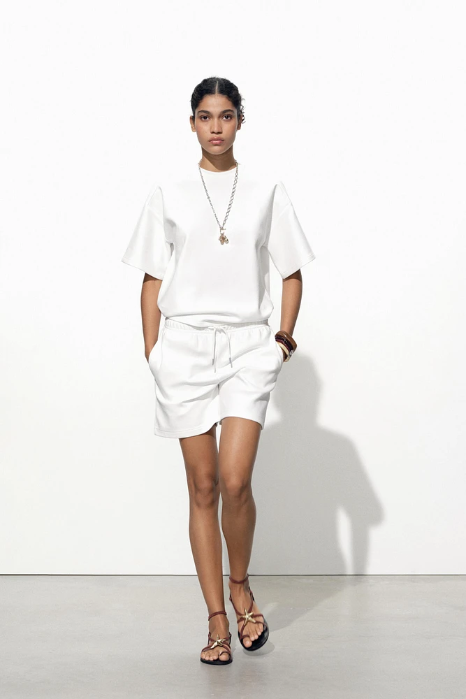 SHORT EN MAILLE SURJET