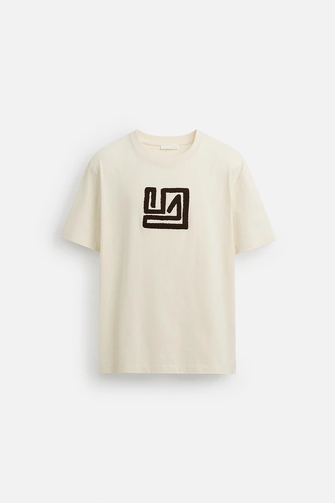T-SHIRT BRODÉ CONTRASTE