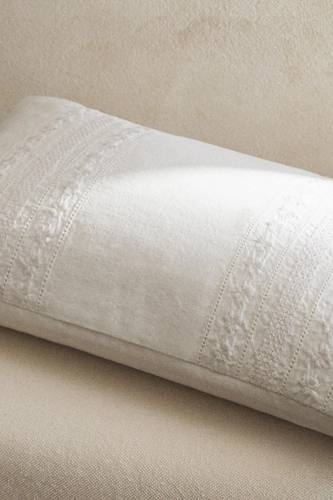 HOUSSE DE COUSSIN BRODERIES