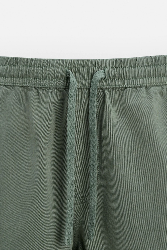 PANTALON DÉLAVÉ AVEC TAILLE JOGGING