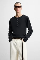 DOUBLE NECK BUTTON T-SHIRT