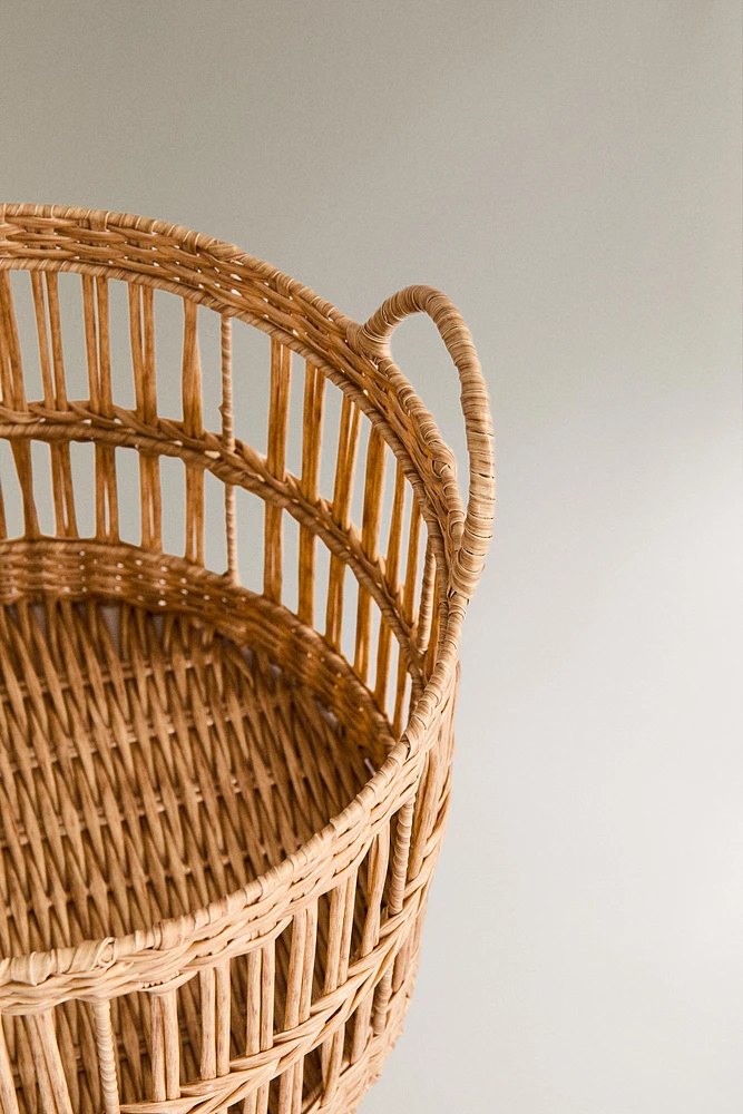 BASKET WITH HANDLES