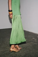 ROBE EN MAILLE PLISSÉE MATIÈRES VARIÉES