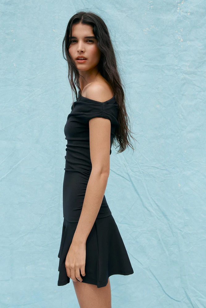 RUCHED TEXTURED DRESS