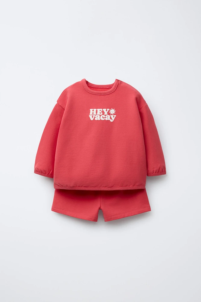 ENSEMBLE SWEAT-SHIRT ET BERMUDA À INSCRIPTION