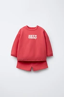 ENSEMBLE SWEAT-SHIRT ET BERMUDA À INSCRIPTION