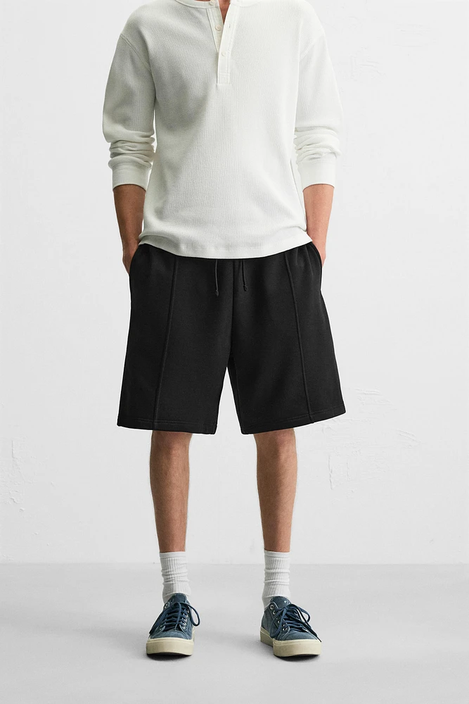 SEAMED JOGGING SHORTS