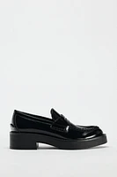 FAUX PATENT LEATHER SADDLE LOAFER