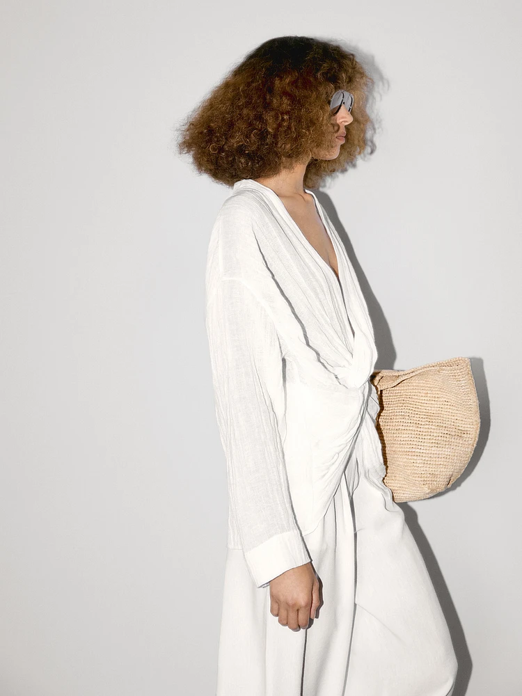 Textured shirt with knot detail