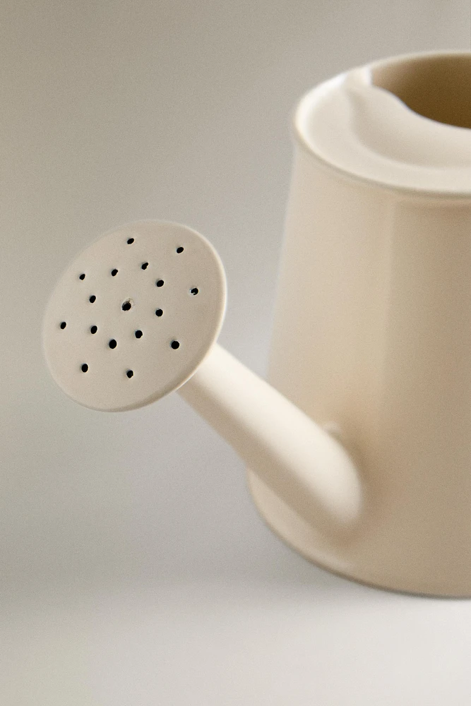 LACQUERED METAL GARDEN WATERING CAN