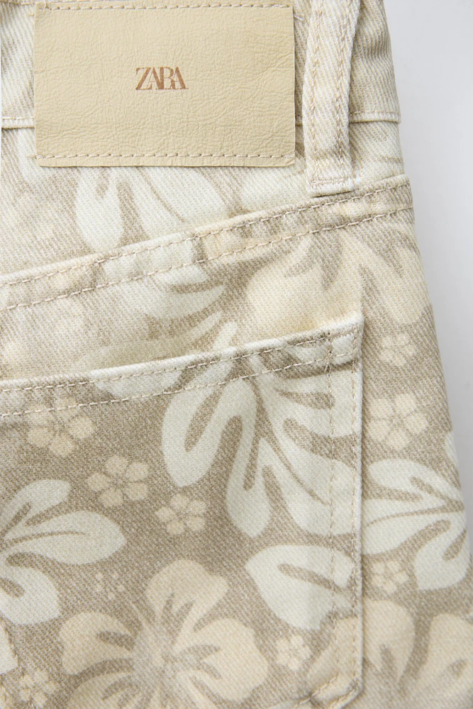 LEAF PRINT DENIM SHORTS