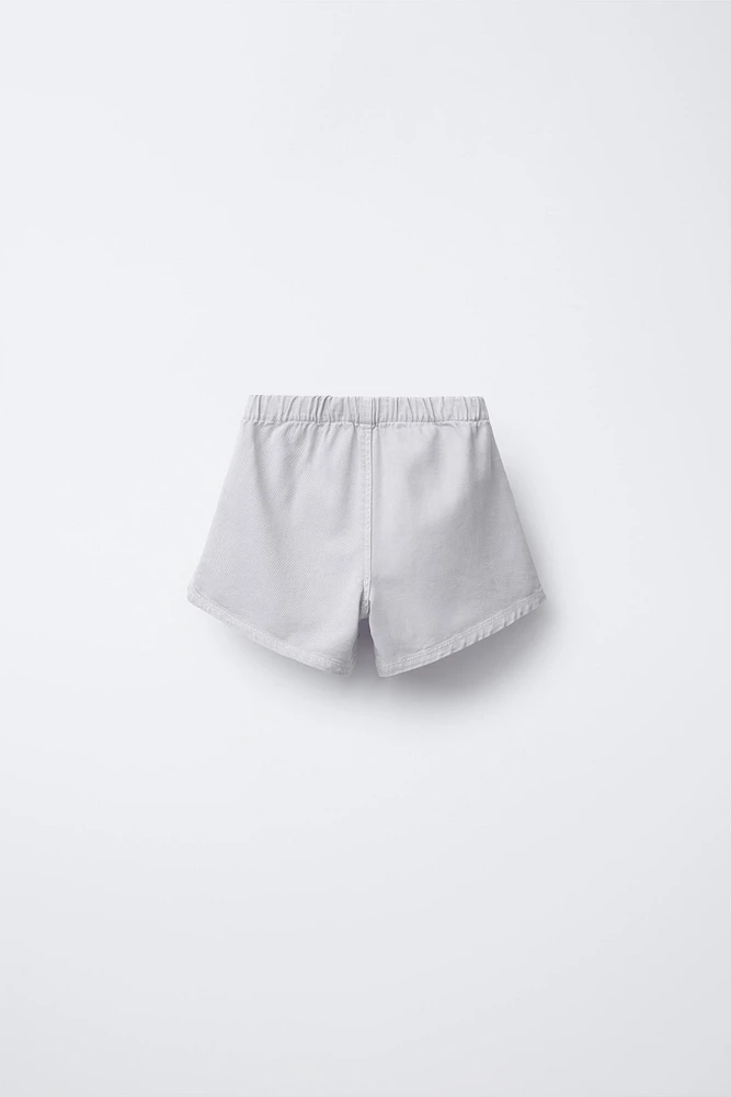 BERMUDA EN JEAN À PINCES