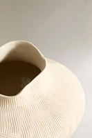 VASE EN CÉRAMIQUE IRRÉGULIÈRE