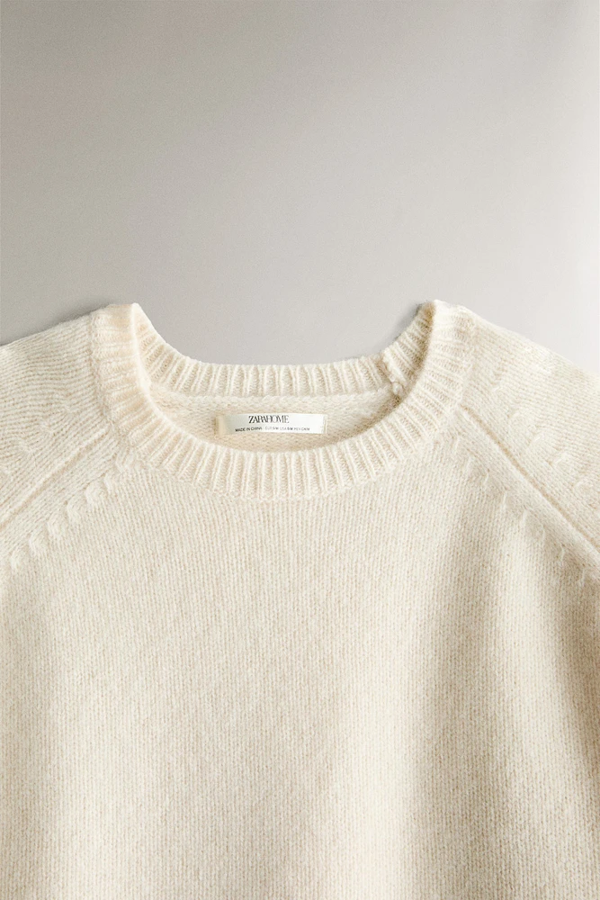 CASHMERE SWEATER