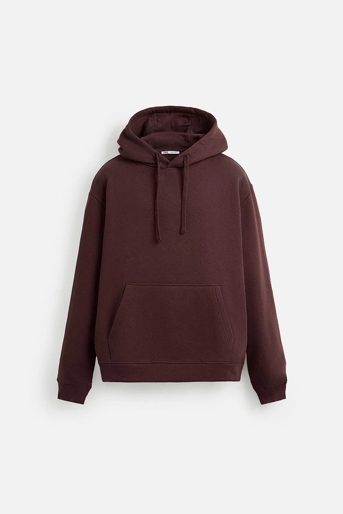 BASIC HOODIE SWEATSHIRT