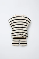 KNOT T-SHIRT AND STRIPED CYCLING LEGGINGS SET