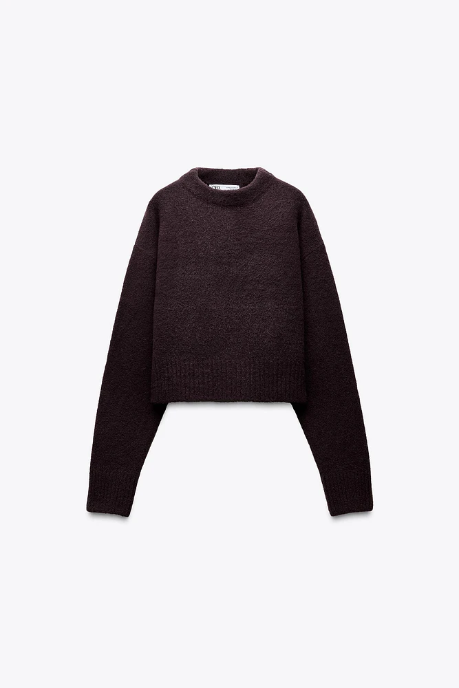 PULL EN MAILLE À COL ROND