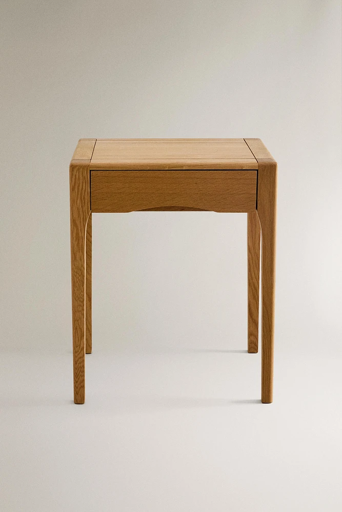 TABLE DE CHEVET EN CHÊNE AVEC TIROIR