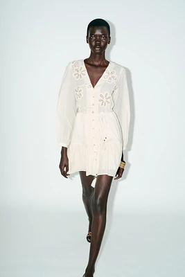 ROBE STRUCTURE BRODERIES