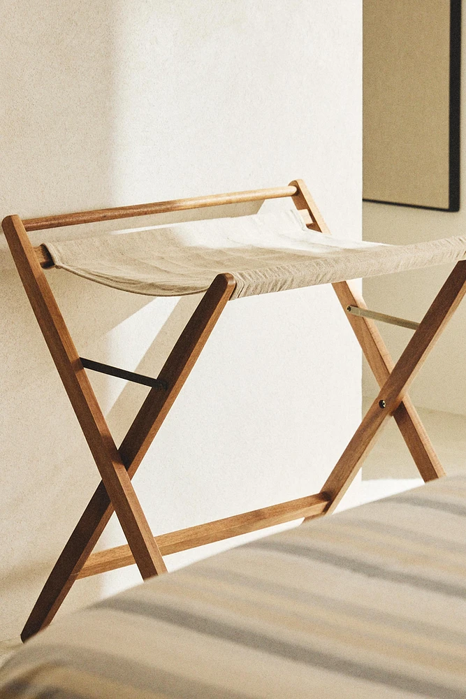 FOLDING LUGGAGE RACK