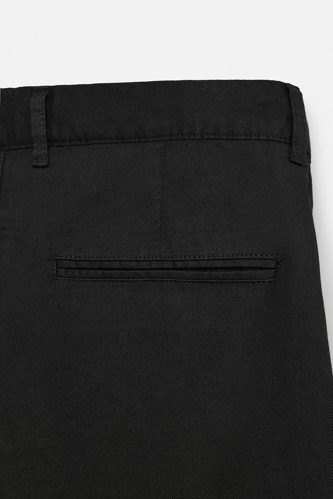 PANTALON STRAIGHT FIT STRUCTURÉ