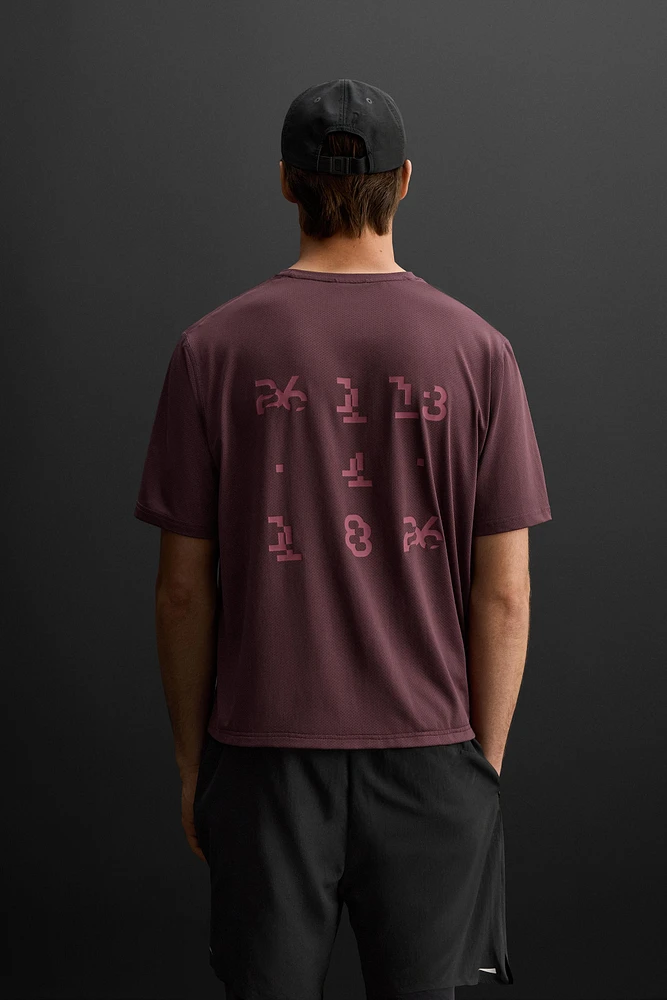 T-SHIRT PERFORÉ IMPRIMÉ