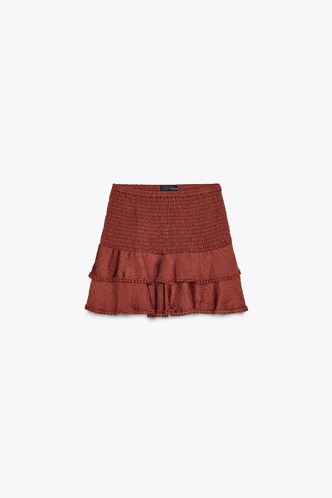 JUPE-CULOTTE À VOLANTS ET DENTELLE