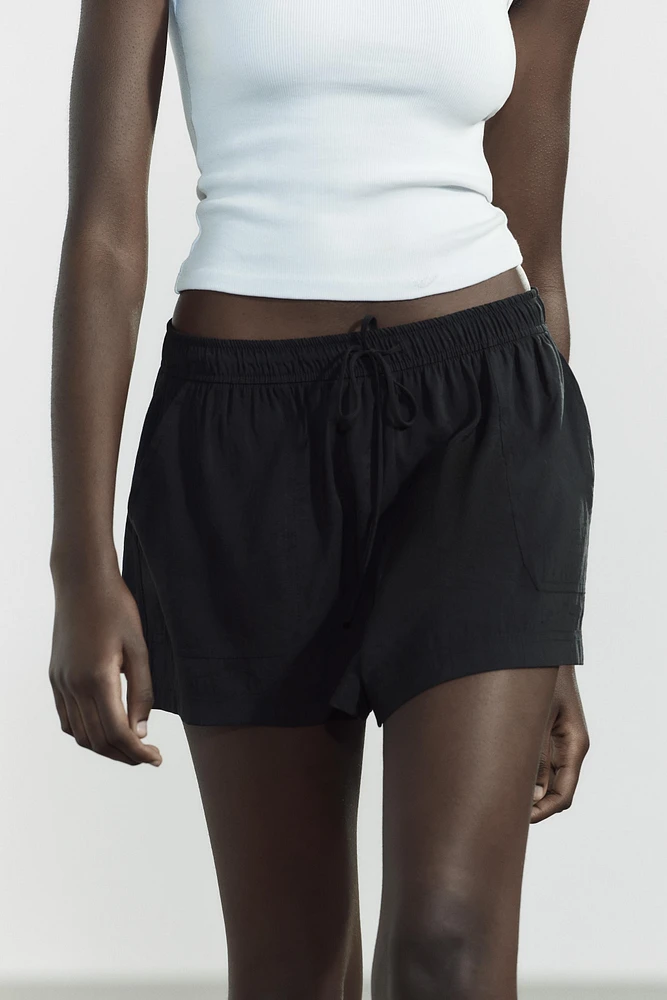 FLOWY SHORTS
