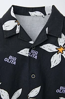 CHEMISE IMPRIMÉE FLEURS ET INSCRIPTION