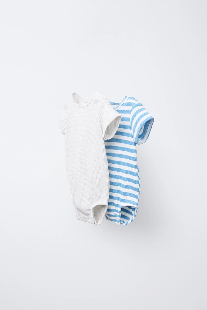 LOT DE DEUX BODYS GAUFRÉ