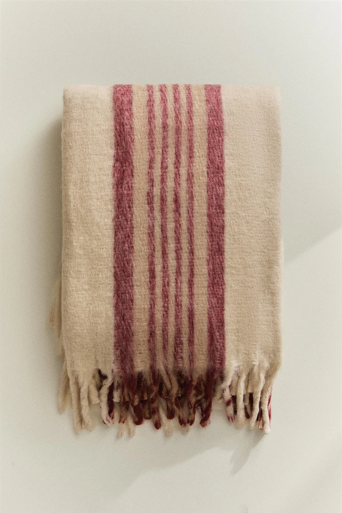 PLAID BROSSÉ RAYURES CENTRALES FRANGES