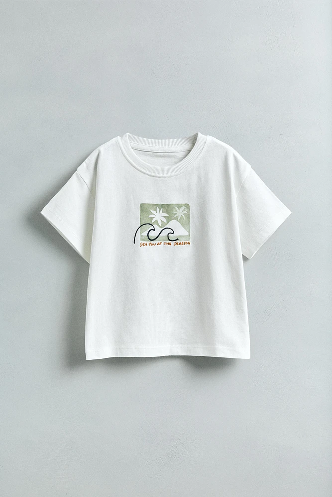T-SHIRT IMPRIMÉ ET BRODÉ