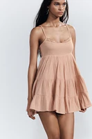 ROBE COURTE EN GAZE ET DENTELLE