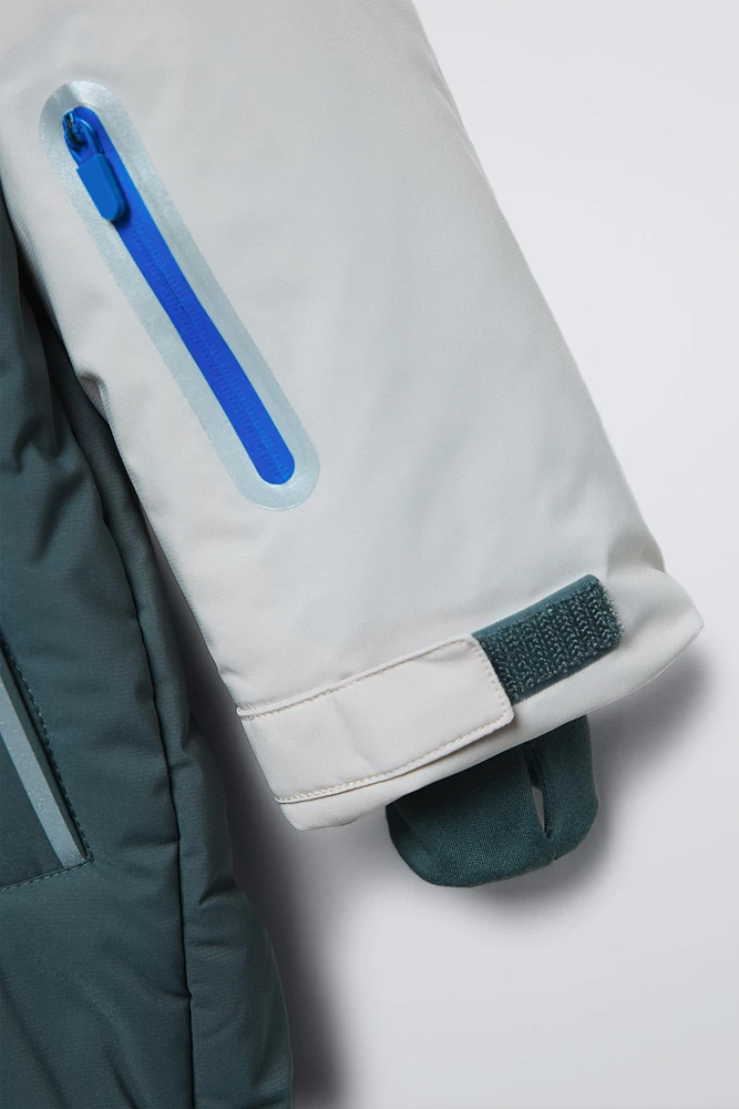 WATER REPELLENT AND WINDPROOF HOODED SNOW SUIT SKI COLLECTION