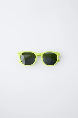 MOLDABLE SUNGLASSES