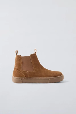 LEATHER CHELSEA BOOTS