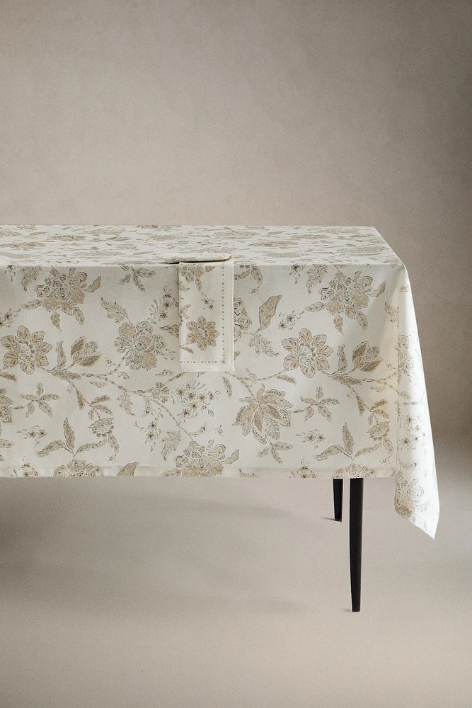 NAPPE À IMPRIMÉ FLORAL