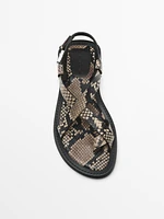 Toe divider print sandals